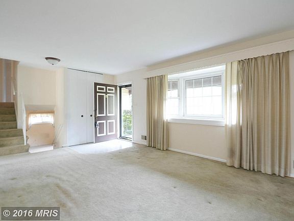 4th image of 5009 Regina Dr