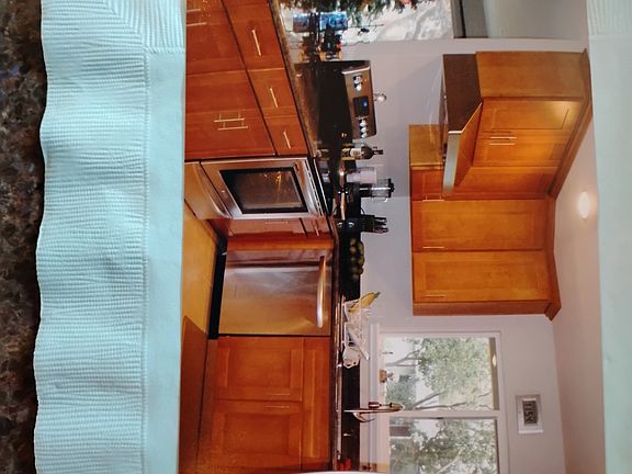 Can't figure out how to make this kitchen pic upright