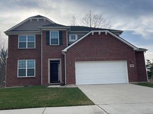 558 Princeton Dr, Canton, MI 48188