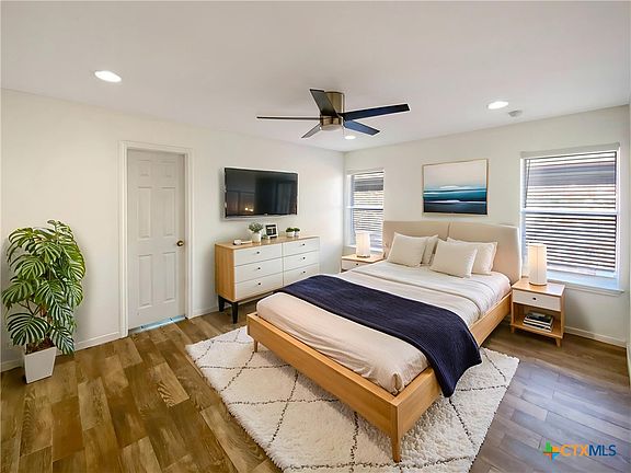 4th image of 2909 Phoenix Dr