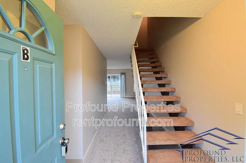 2 bed, 1.5 bath, 1010 sqft, $1,695 — Photo 3