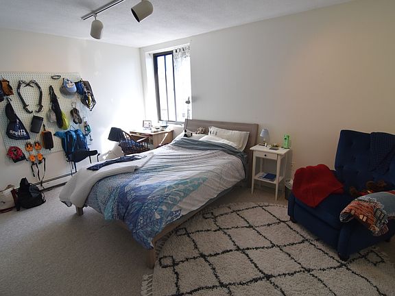3rd image of 24 Highland Ave APT 16