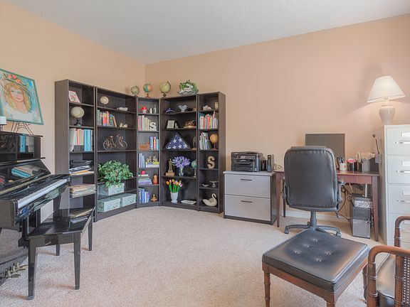 Office/Formal Living Room