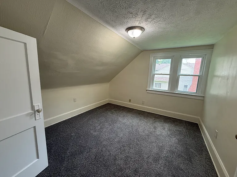 404 Noah Ave — Photo 13
