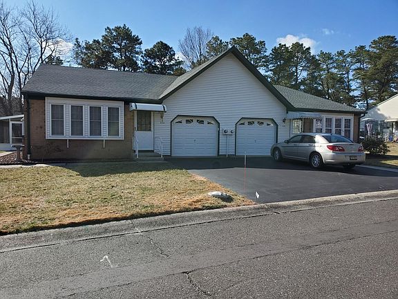 2nd image of 22A Maplewood Dr