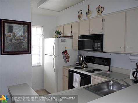 4th image of 2226 N Cypress Bend Dr APT 406