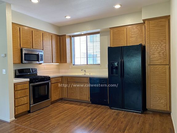 3rd image of 1521 Larkwood Ct