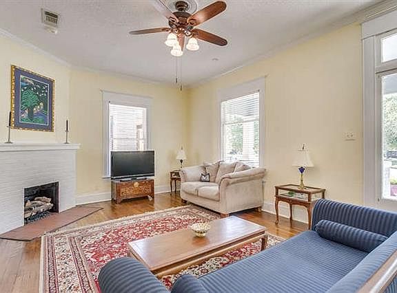 5th image of 1724 Fairmount Ave