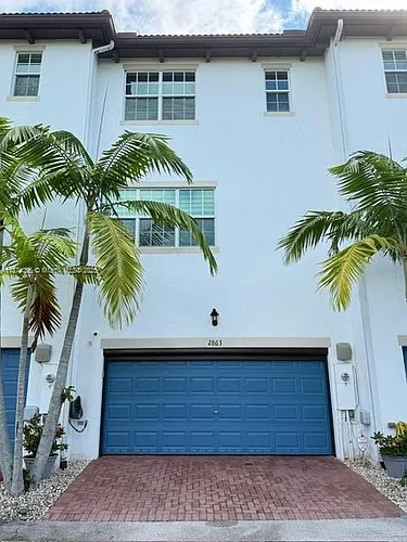 2863 SW 120th Ter #1 Photo 1