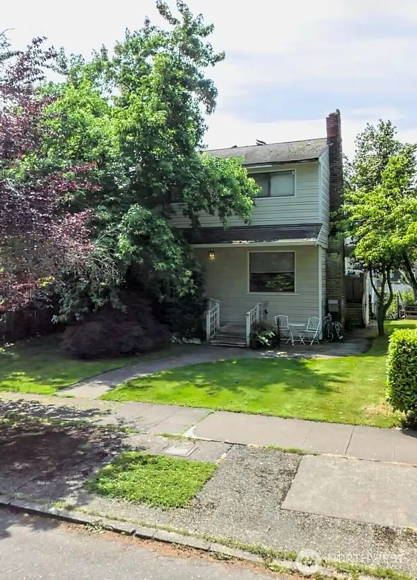 3853 42nd Avenue NE photo 1