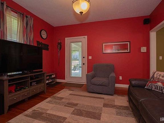 3rd image of 145 E Main St