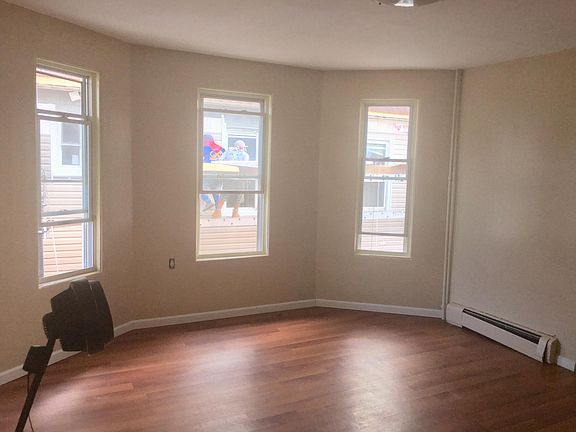 2nd image of 9140 114th St