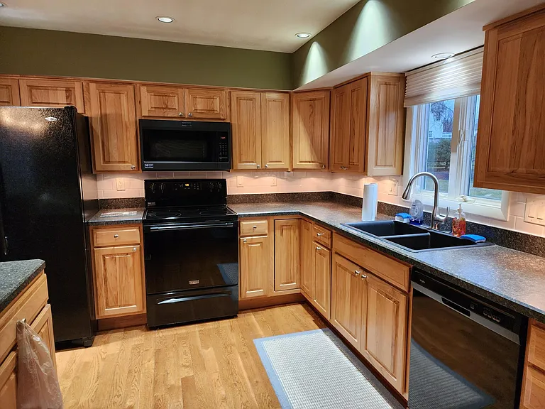 Village Green Dr — Photo 31