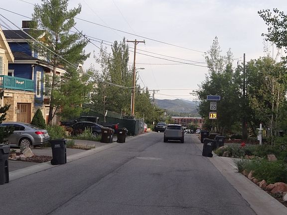 5th image of 1243 Empire Ave