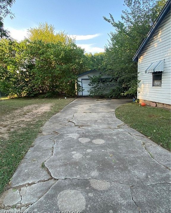 2nd image of 5411 S Y St
