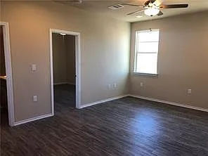 3 bed, 2.0 bath, 2336 sqft, $1,450 — Photo 4