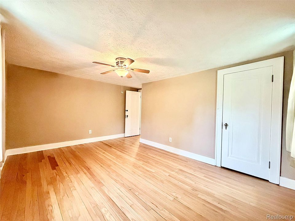 1331 W South Blvd, photo 23