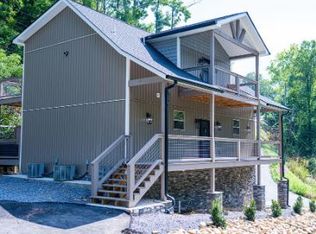 209 Brownsridge Rd, Gatlinburg, TN 37738