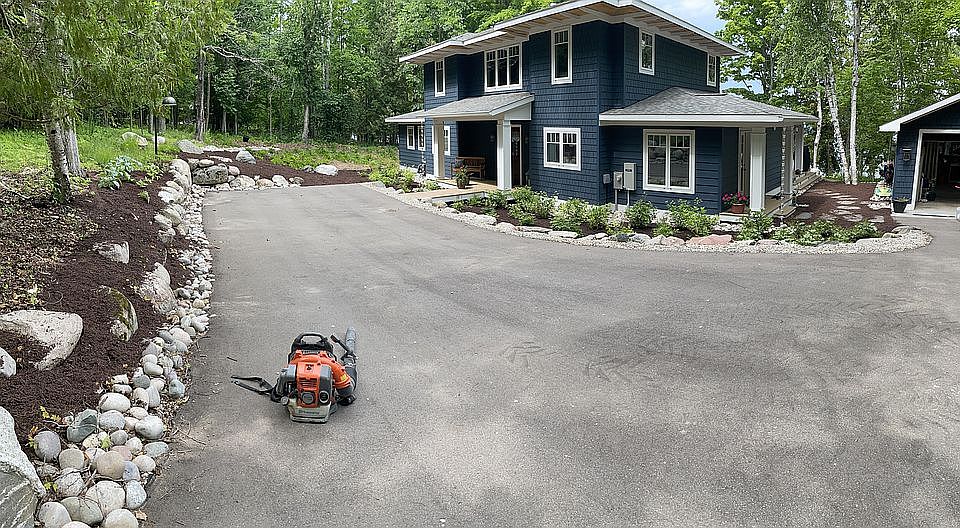 2nd image of 246 Eveline Orchard Dr