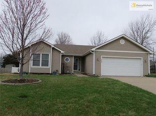 924 N Hemlock St, Ottawa, KS 66067