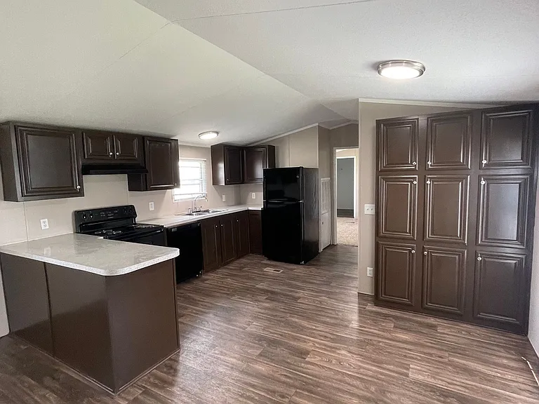 Woodlake Estates (TX) — Photo 27