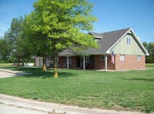 8935 N Halstead Rd, Moundridge, KS 67107