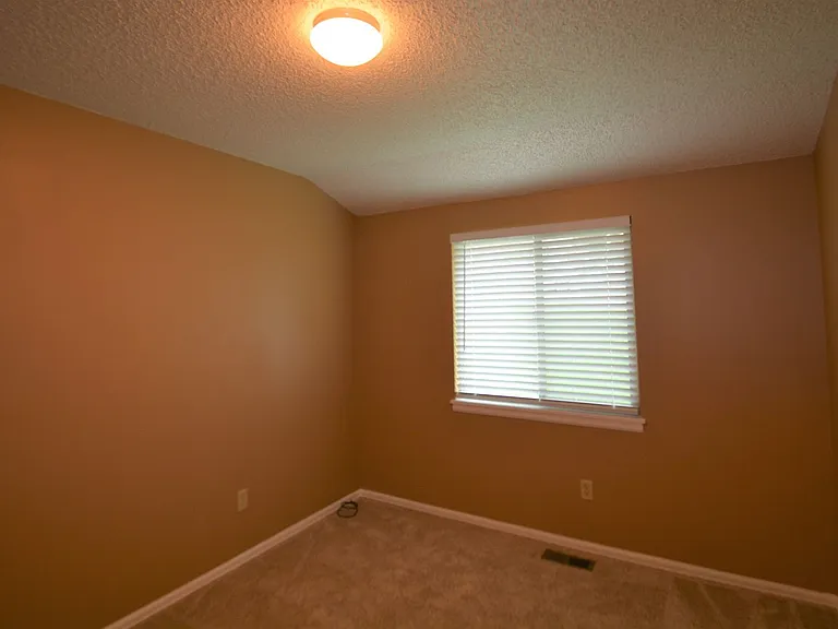 4618 Excalibur Ct — Photo 18