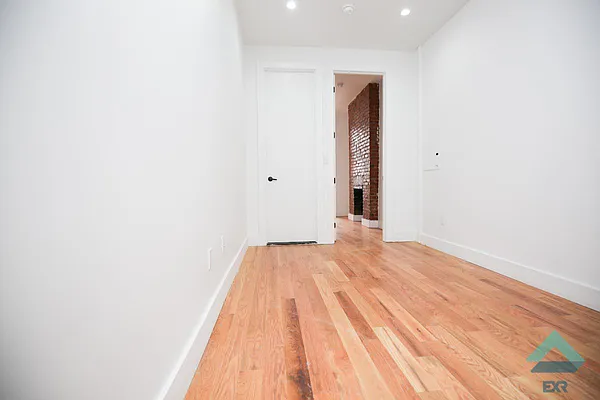 Rented by EXR | media 19