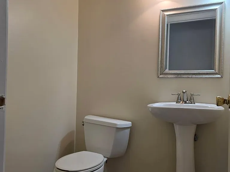 24 Woodcrest Ct — Photo 10