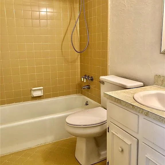 6677 Hounds Run S — Photo 17