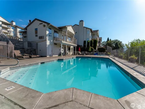 808 West Manson Highway #D201, Chelan, WA 98816