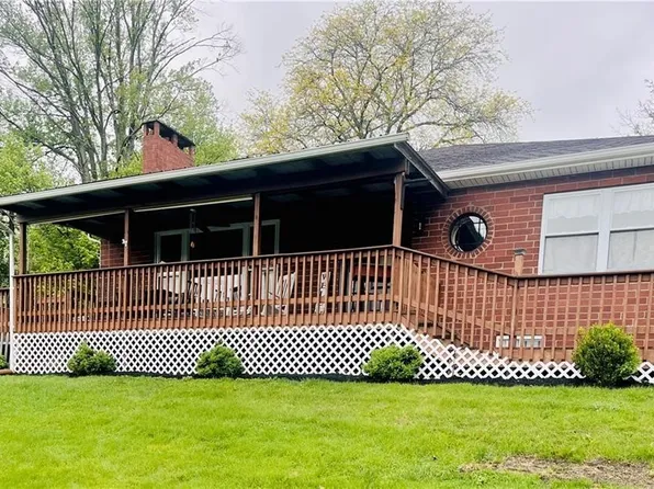 396 2nd St NE, Carrollton, OH 44615