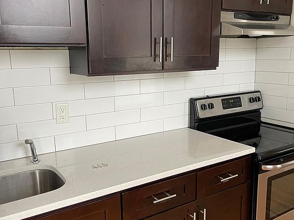 5th image of 52-54 Lincoln Ave Unit 4
