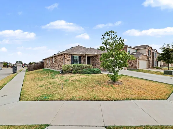1301 Waggoner Dr, Crossroads, TX 76227