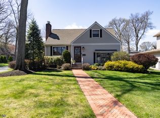 716 Center St, Garwood, NJ