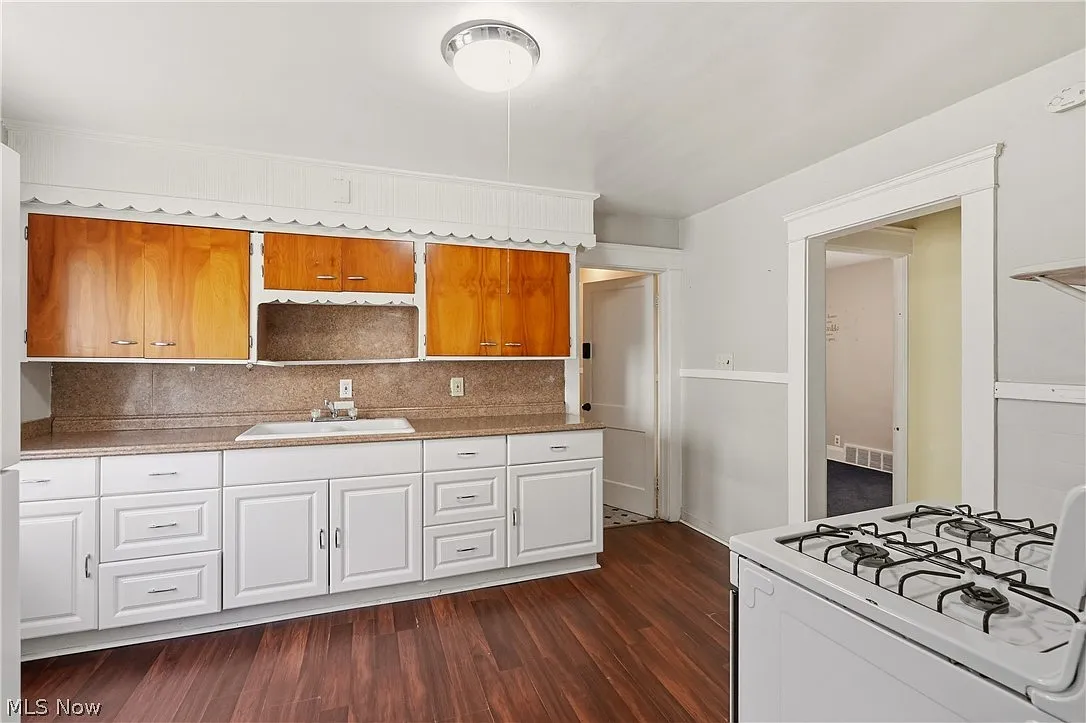 2 bed, 1.0 bath, 900 sqft, $1,000 — Photo 2