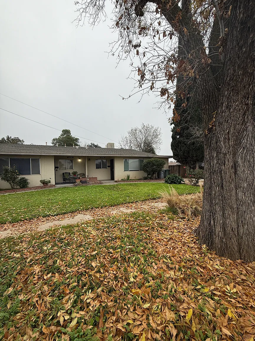 2408 S St #1 photo 1