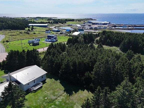 3rd image of 70 Little Harbour Rd