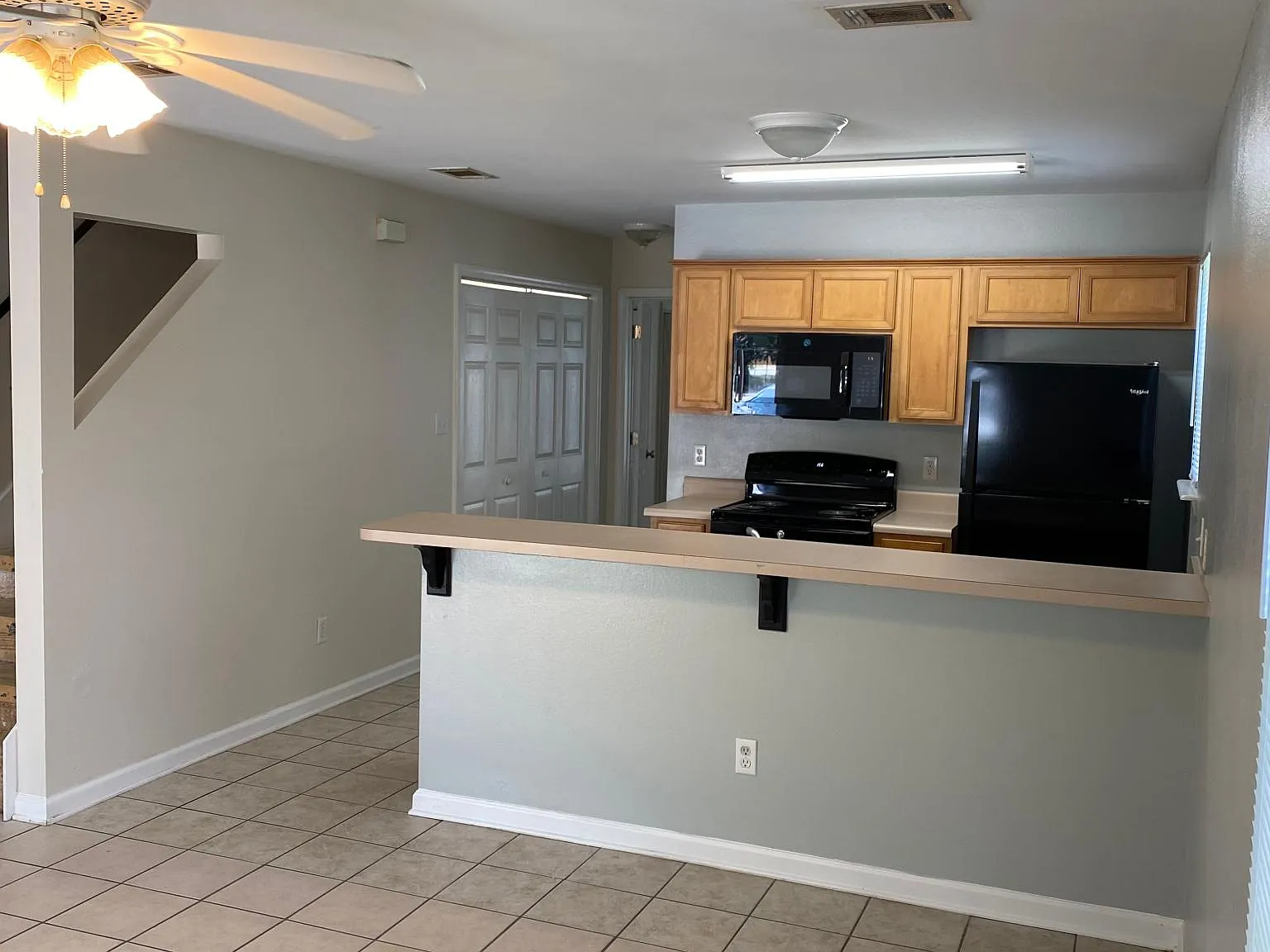3 bed, 1280 sqft, $1,500 — Photo 2