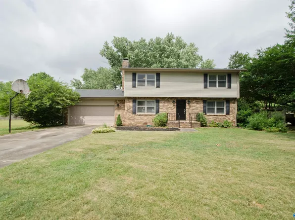 9410 Dons Ct SE, Huntsville, AL 35803