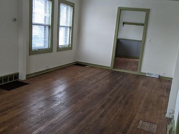 3rd image of 1219 Boston St SE