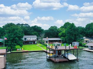 300 Enchanted Dr, Mabank, TX 75156