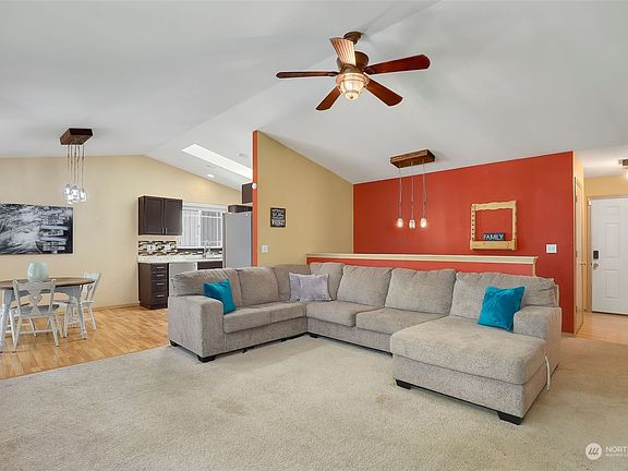 3rd image of 17625 Clear Lake Boulevard SE