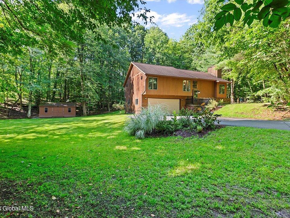 1 Pond Hollow Rd, Averill Park, NY 12018 | Zillow