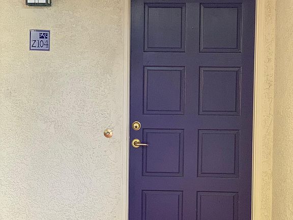 Front door entrance, 2585 Park Blvd., #Z-104