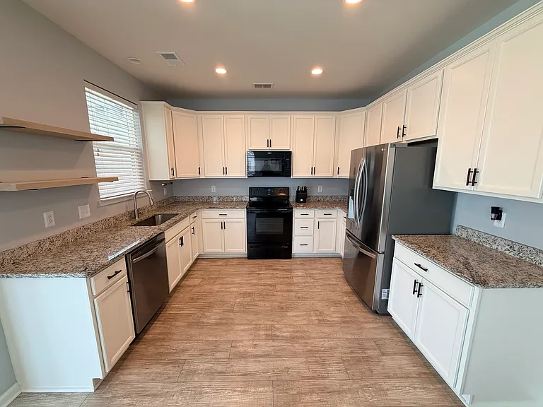 1355 Hermitage Ln — Photo 9