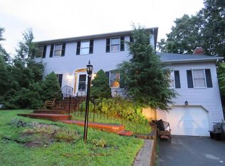 20 Carey Ln, Dedham, MA 02026