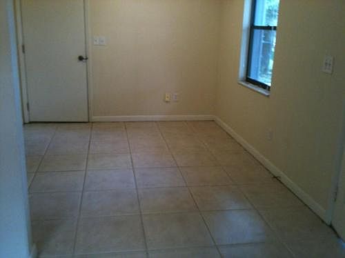5th image of 2500 Greenleaf Dr