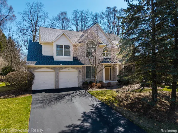 2773 Nicole Ct, West Bloomfield, MI 48324