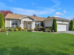 39 Hamlet Woods Dr, Saint James, NY 11780